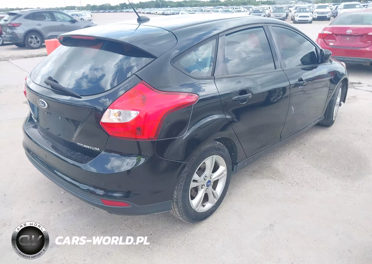 2012 Ford Focus Se VIN:1FAHP3K22CL284285 - 4