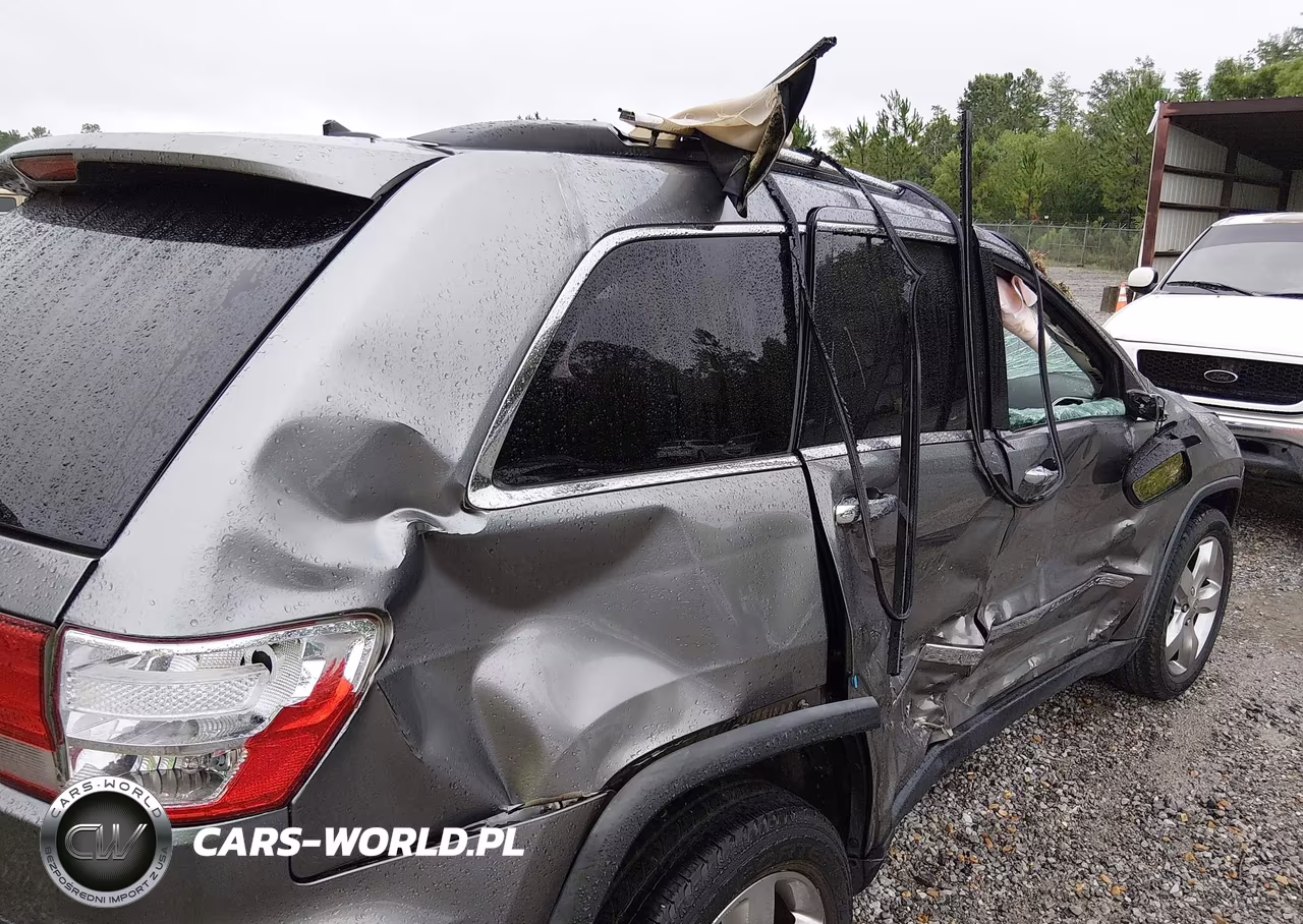 2013 Jeep Grand Cherokee Overland VIN:1C4RJECG7DC538192 - 12