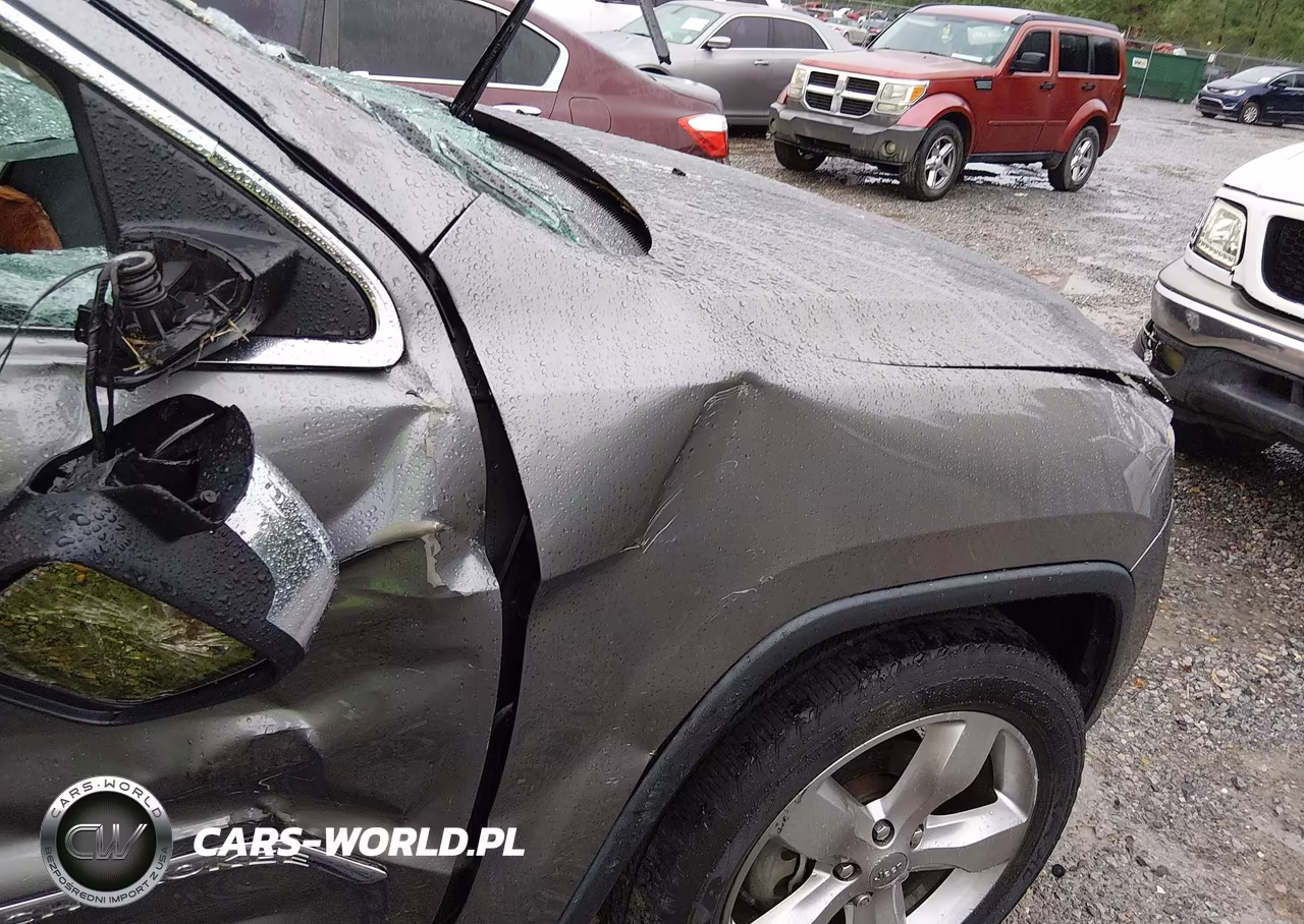 2013 Jeep Grand Cherokee Overland VIN:1C4RJECG7DC538192 - 14