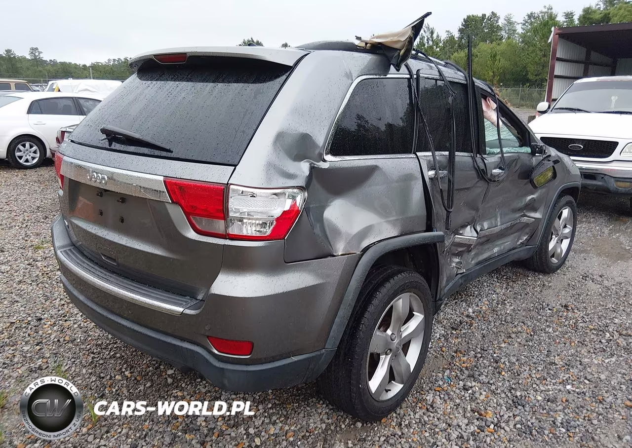 2013 Jeep Grand Cherokee Overland VIN:1C4RJECG7DC538192 - 4