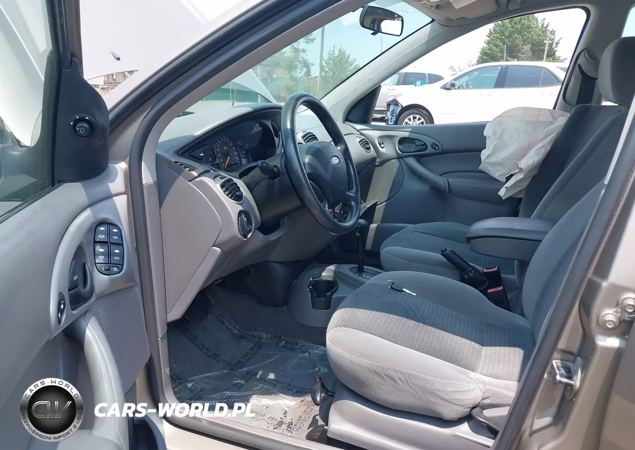 2003 Ford Focus Se VIN:1FAHP34P83W323713 - 5