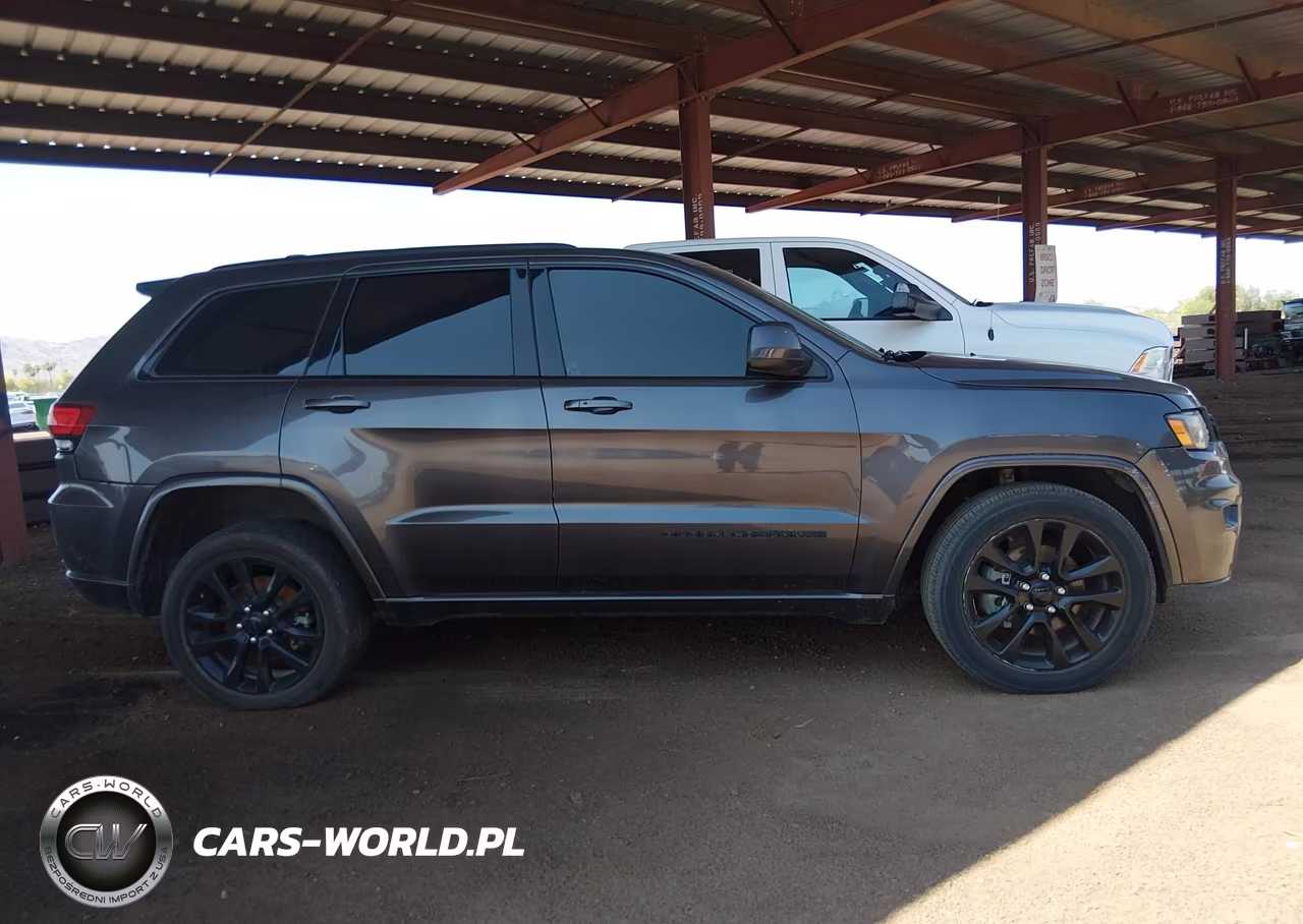 2020 Jeep Grand Cherokee Altitude 4X4 VIN:1C4RJFAG6LC210026 - 13