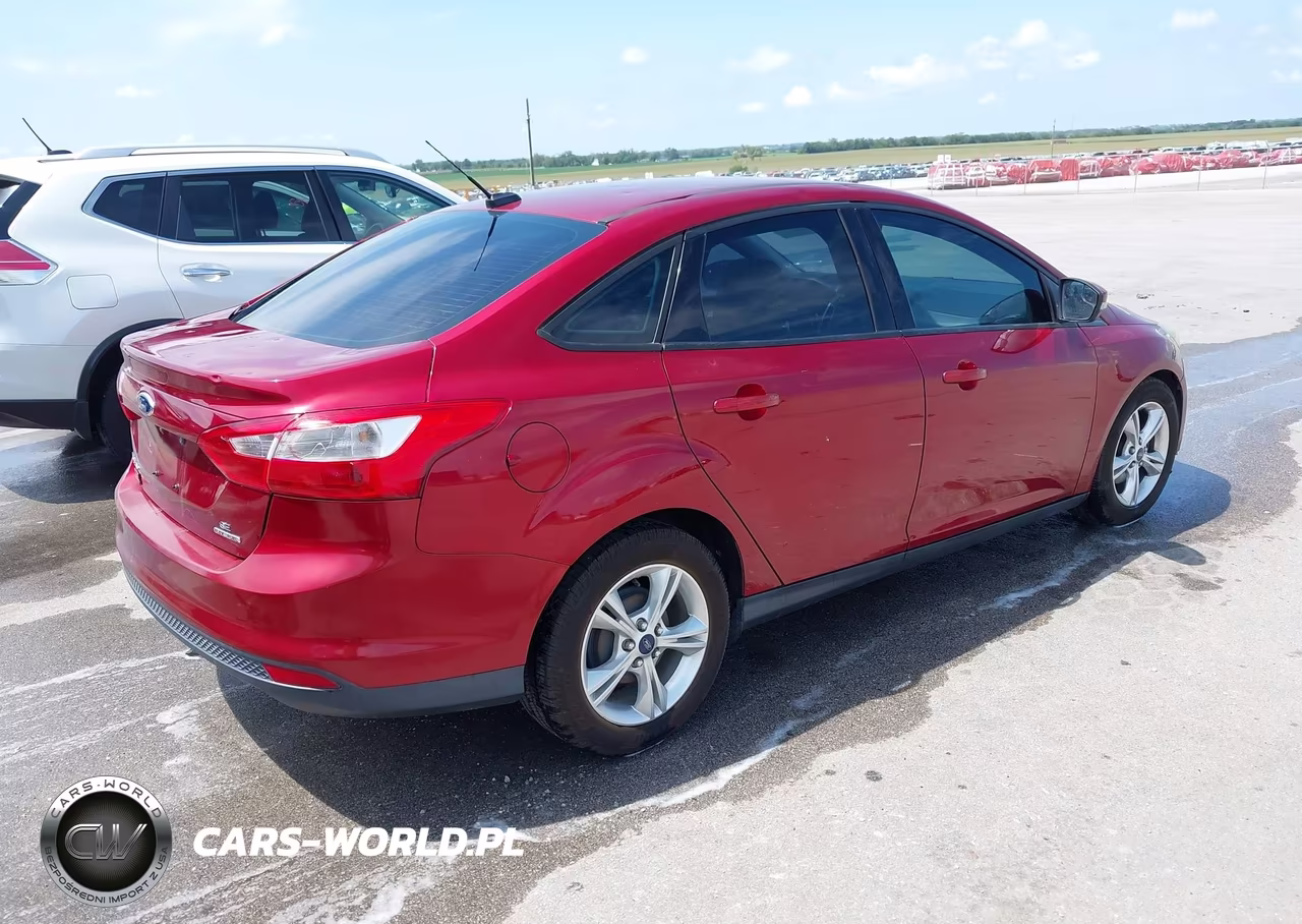 2014 Ford Focus Se VIN:1FADP3F28EL350205 - 4