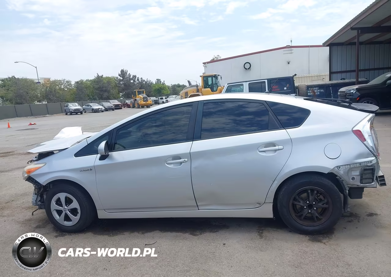 2014 Toyota Prius Two VIN:JTDKN3DU4E1771393 - 15