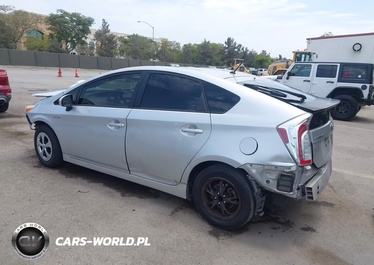 2014 Toyota Prius Two VIN:JTDKN3DU4E1771393 - 3