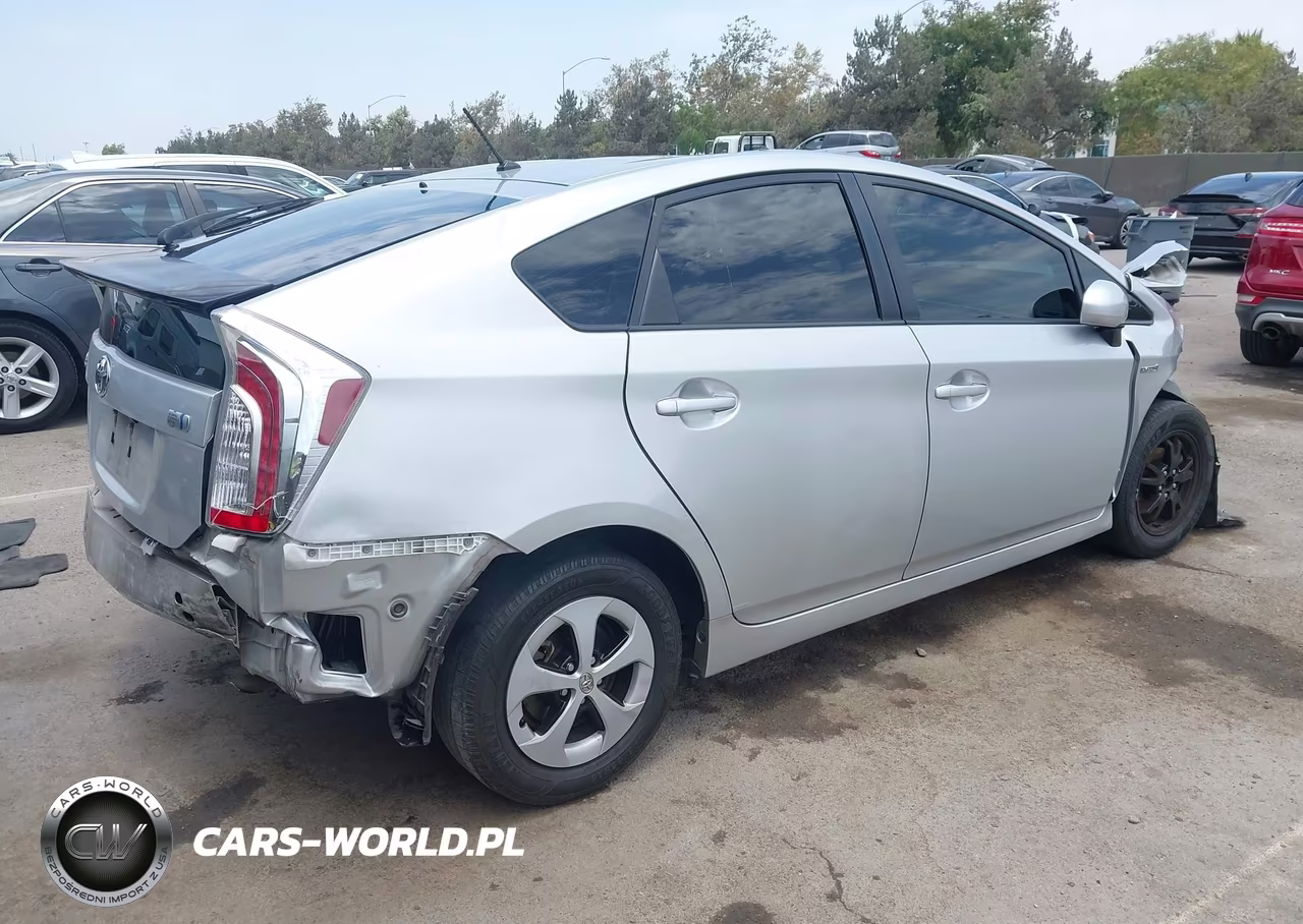 2014 Toyota Prius Two VIN:JTDKN3DU4E1771393 - 4
