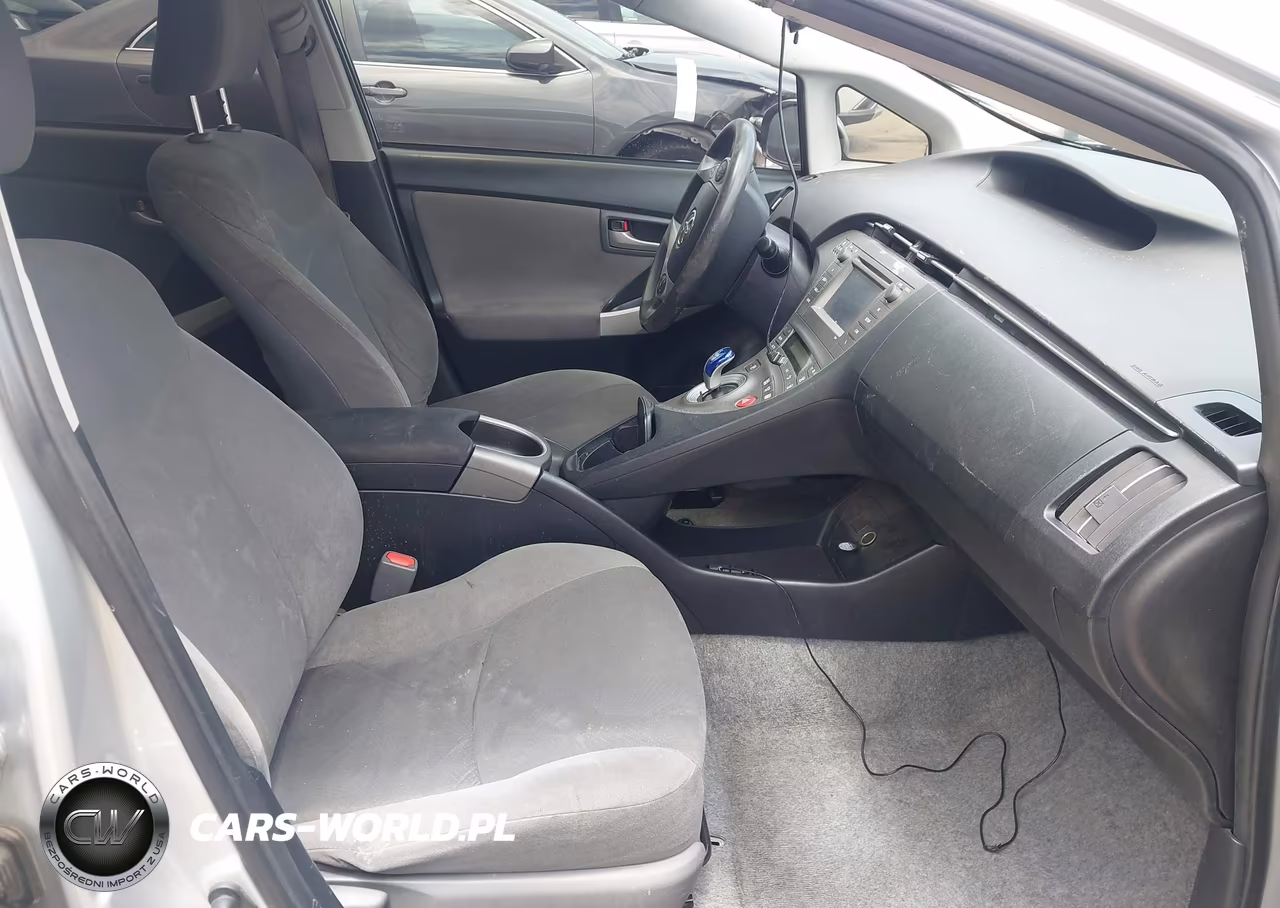 2014 Toyota Prius Two VIN:JTDKN3DU4E1771393 - 5