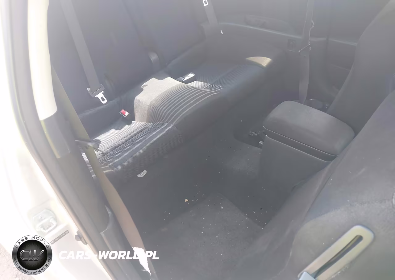 2005 Scion Tc VIN:JTKDE177850029984 - 8