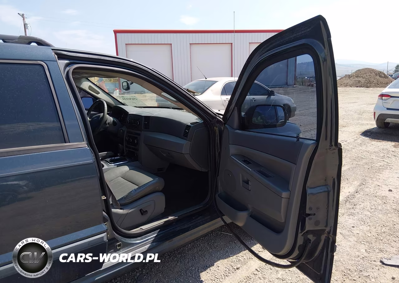 2007 Jeep Grand Cherokee Laredo VIN:1J8GR48K27C588003 - 5