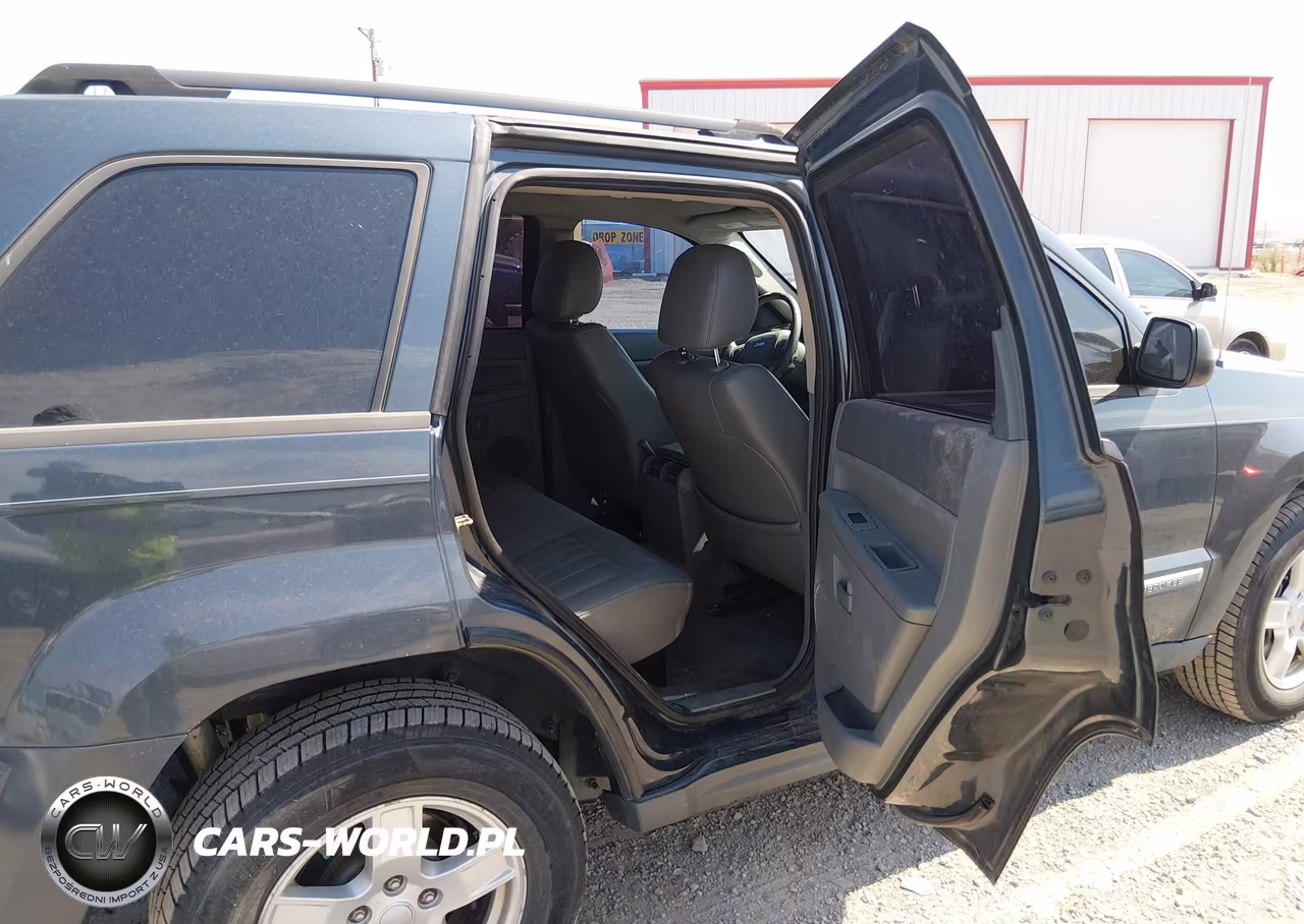 2007 Jeep Grand Cherokee Laredo VIN:1J8GR48K27C588003 - 8