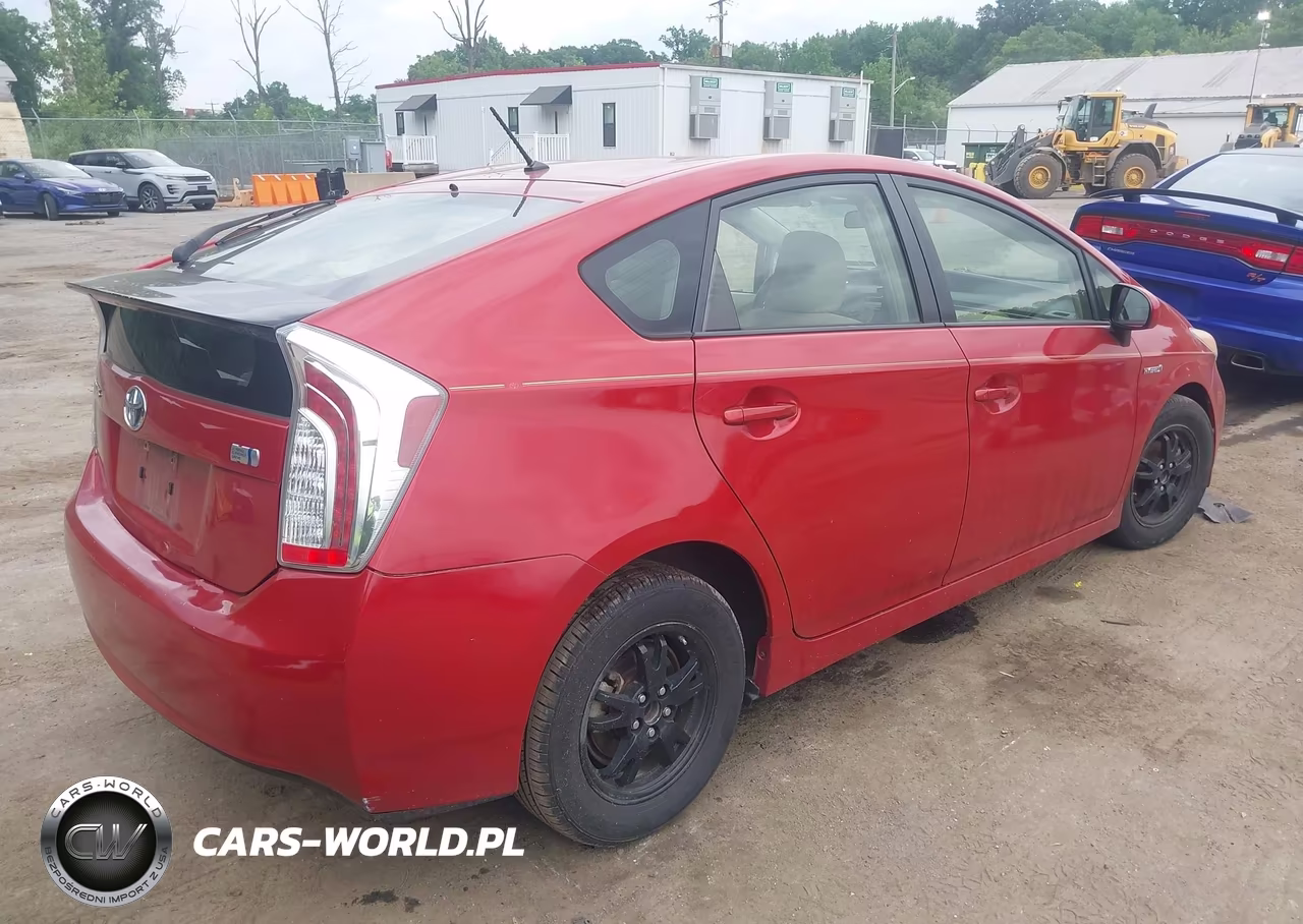 2014 Toyota Prius Two VIN:JTDKN3DU8E1737604 - 4