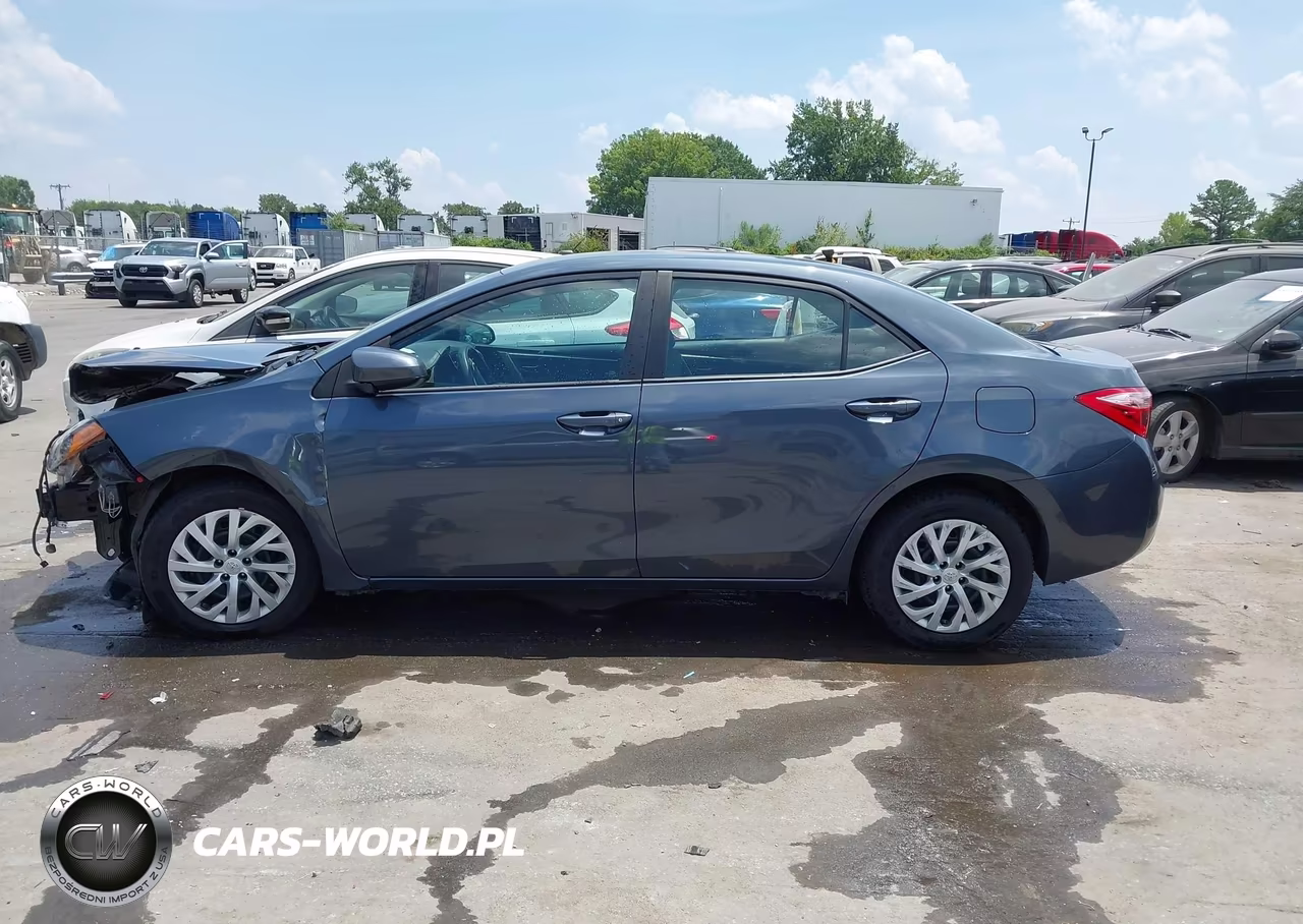 2018 Toyota Corolla Le VIN:5YFBURHE5JP791103 - 14