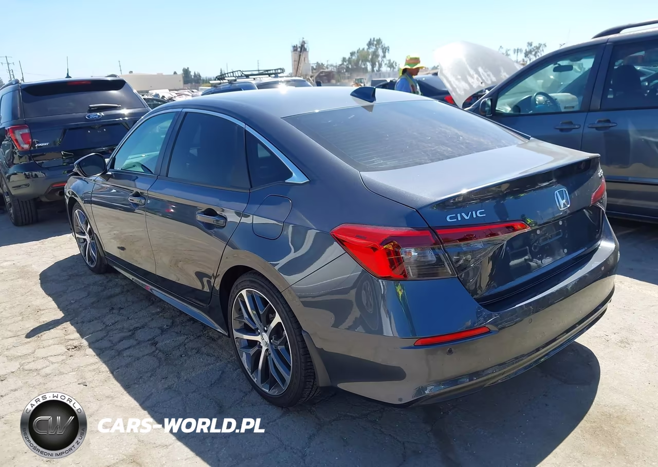 2023 Honda Civic Touring VIN:2HGFE1F97PH322746 - 3