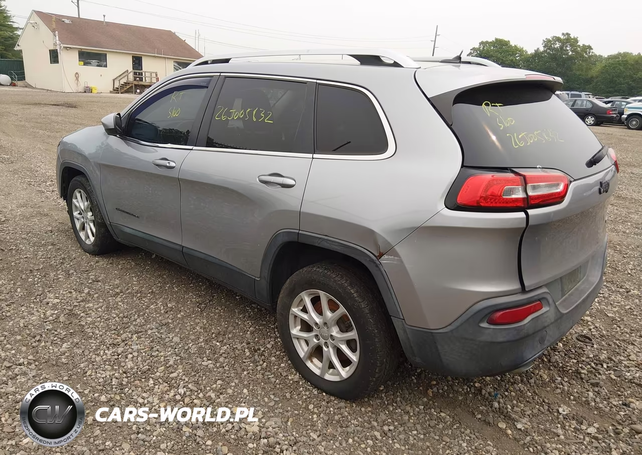 2014 Jeep Cherokee Latitude VIN:1C4PJLCS0EW103157 - 3