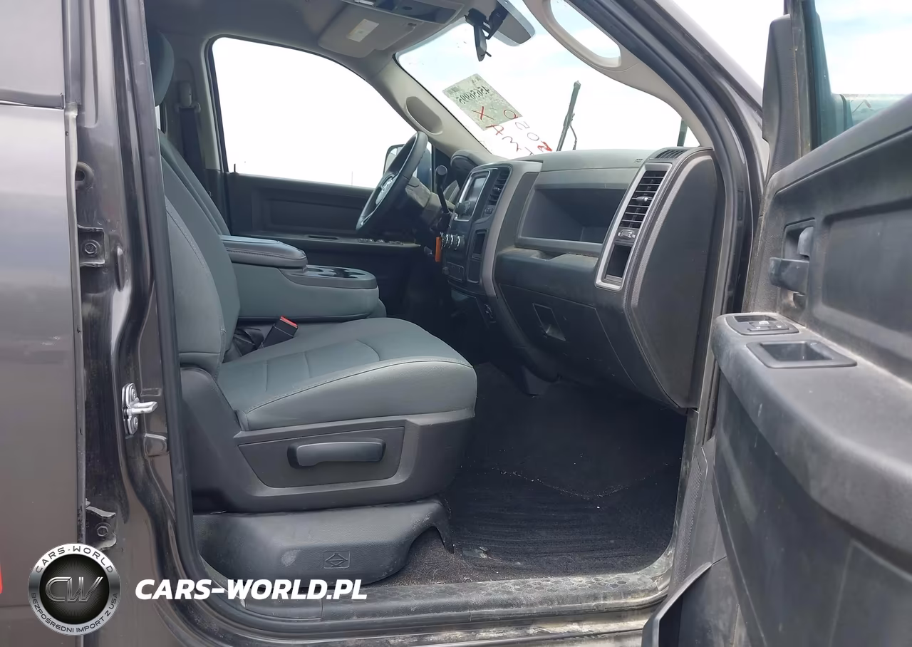 2018 Ram 2500 Tradesman 4X4 6'4 Box VIN:3C6UR5CJ0JG115050 - 5
