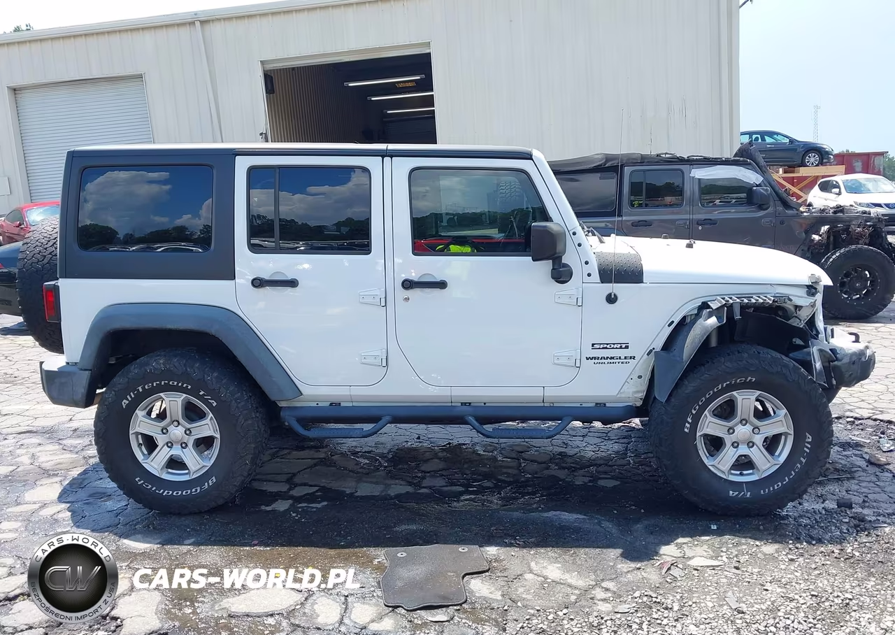 2016 Jeep Wrangler Unlimited Sport VIN:1C4BJWDG0GL310318 - 13