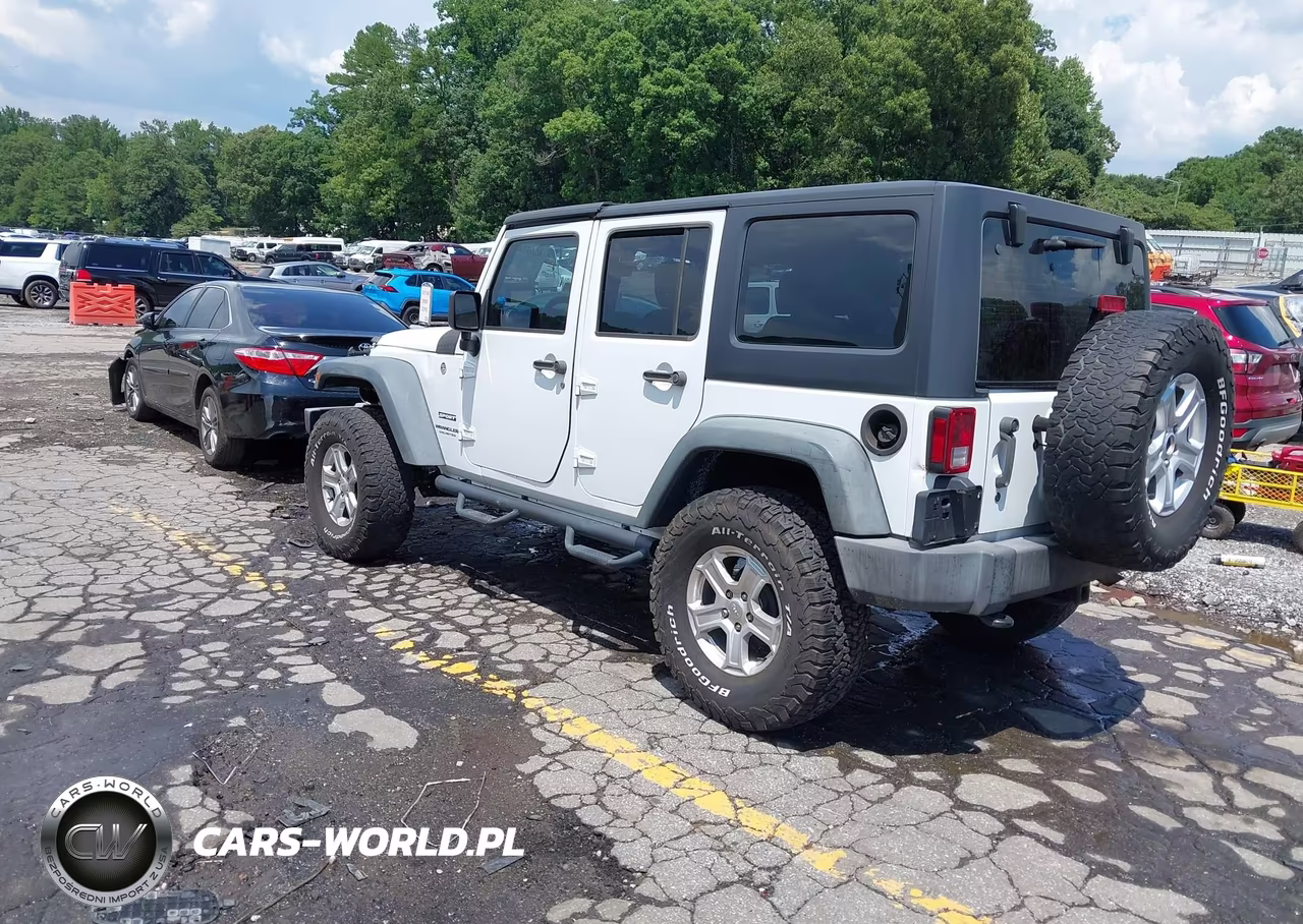 2016 Jeep Wrangler Unlimited Sport VIN:1C4BJWDG0GL310318 - 3