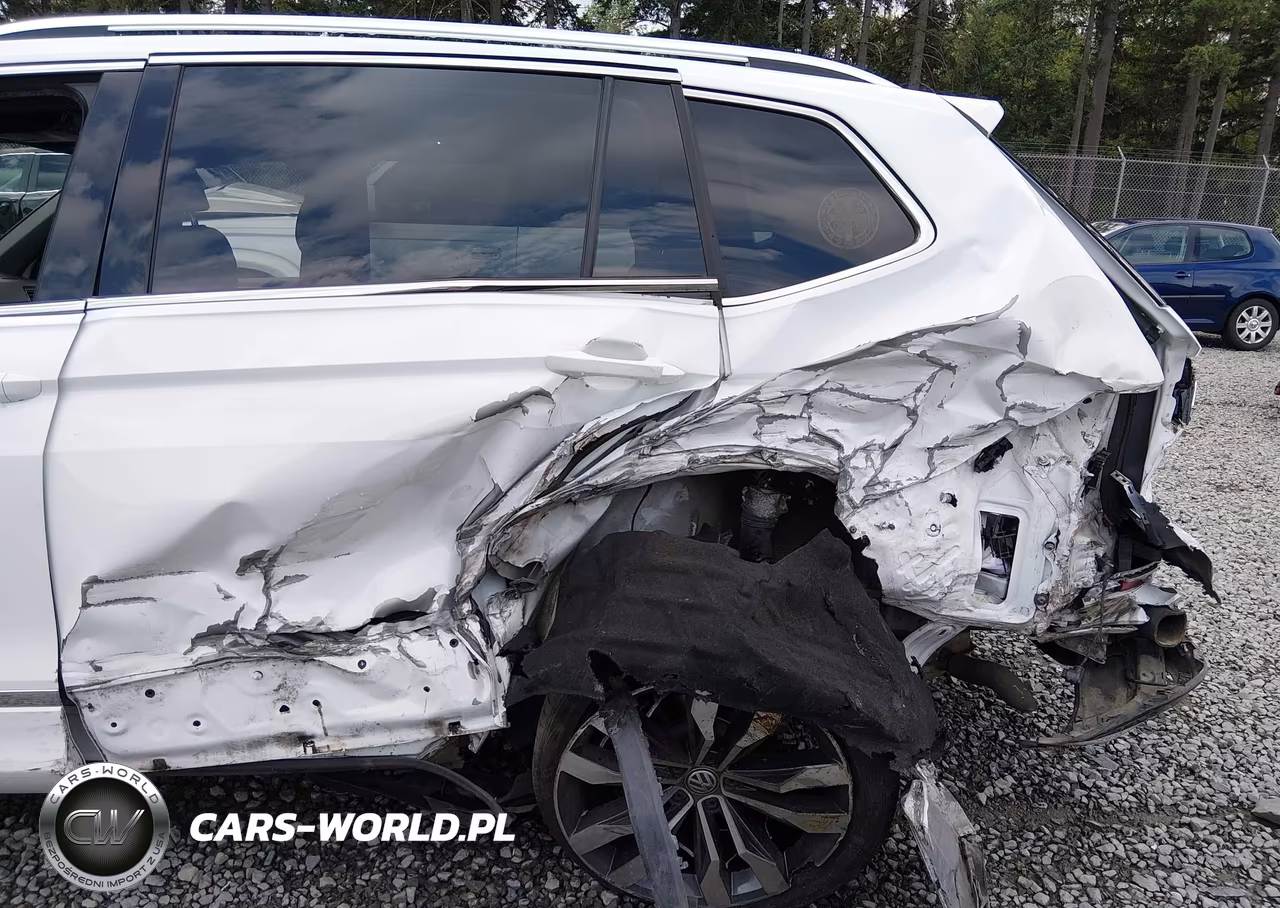 2018 Volkswagen Tiguan 2.0T Sel Premium VIN:3VV4B7AX6JM201417 - 6