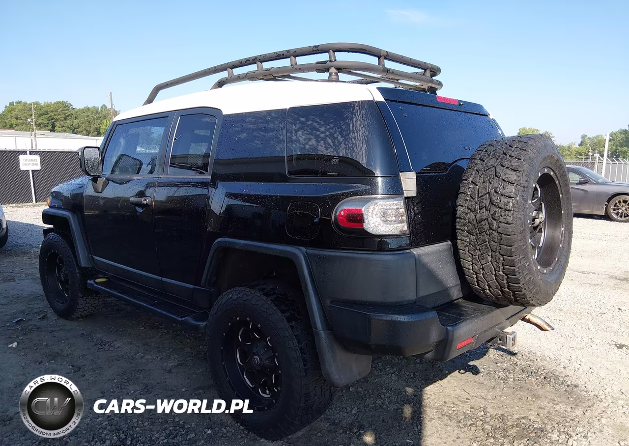 2011 Toyota Fj Cruiser VIN:JTEZU4BFXBK011045 - 3