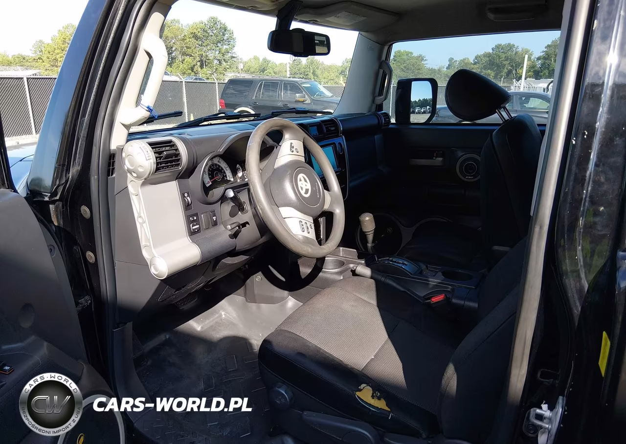 2011 Toyota Fj Cruiser VIN:JTEZU4BFXBK011045 - 5