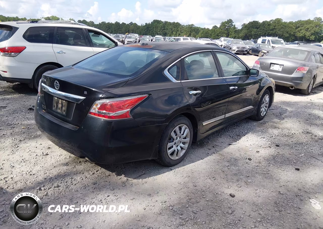 2015 Nissan Altima 2.5 S VIN:1N4AL3AP6FC105616 - 4