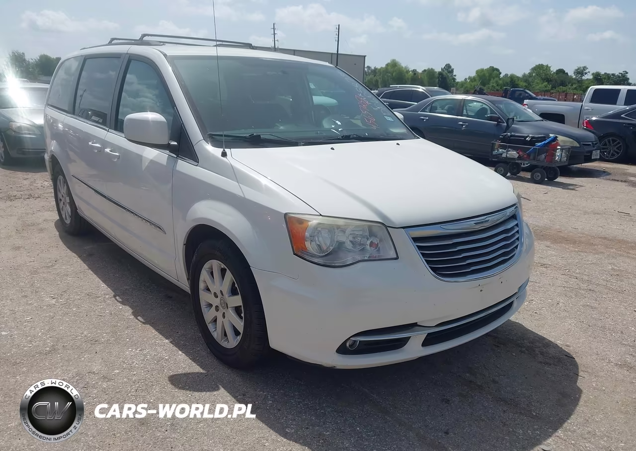 2013 Chrysler Town & Country Touring – zdjęcie 1 z 11