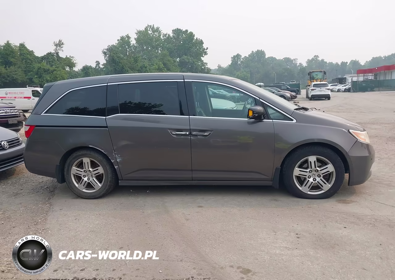 2013 Honda Odyssey Touring-Touring Elite VIN:5FNRL5H94DB011590 - 13