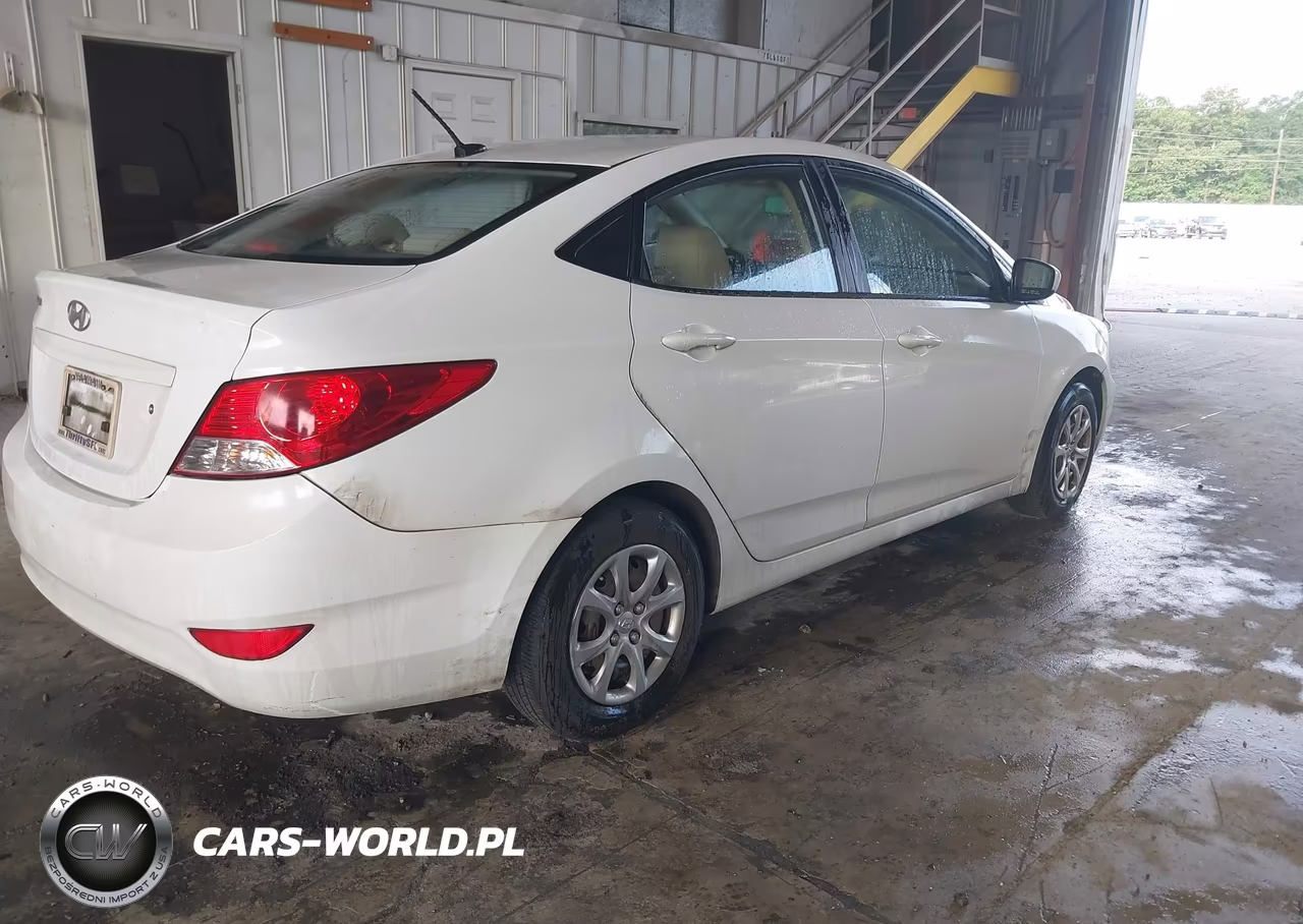 2013 Hyundai Accent Gls VIN:KMHCT4AE7DU523094 - 4