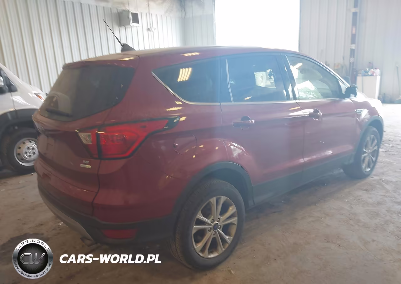 2019 Ford Escape Se VIN:1FMCU0GD2KUA93329 - 4