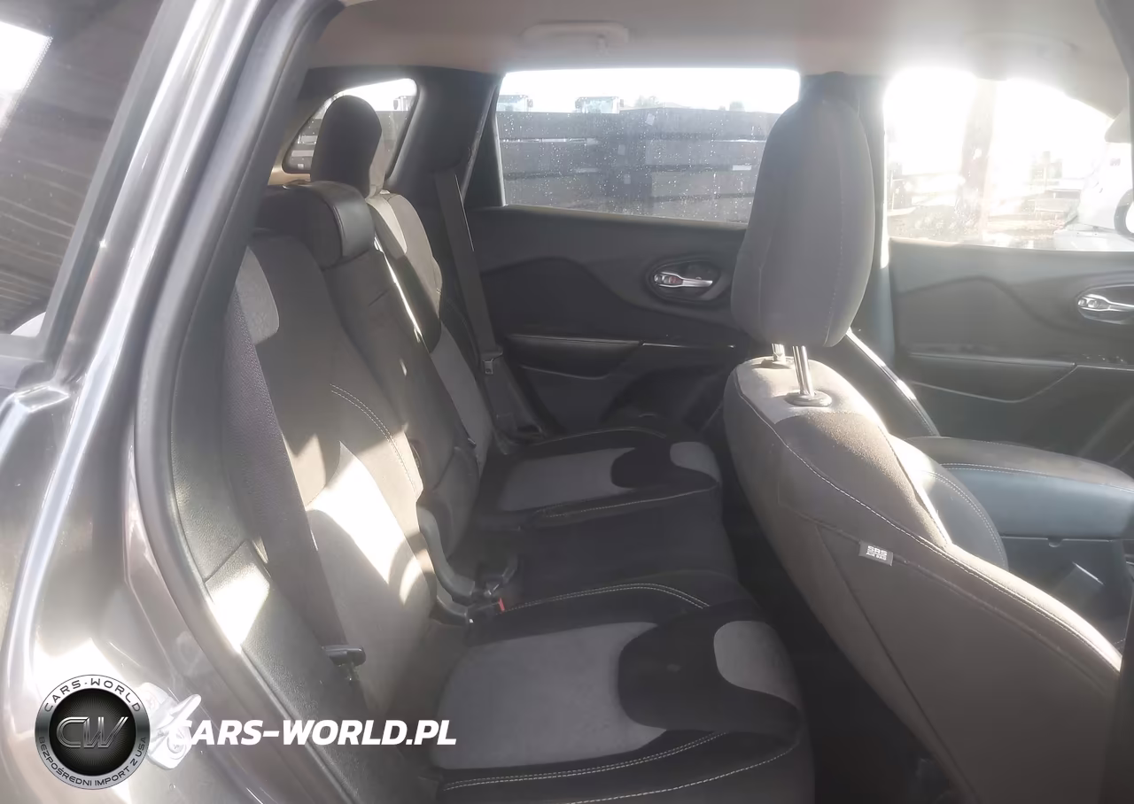 2016 Jeep Cherokee Altitude VIN:1C4PJMAB0GW340162 - 8
