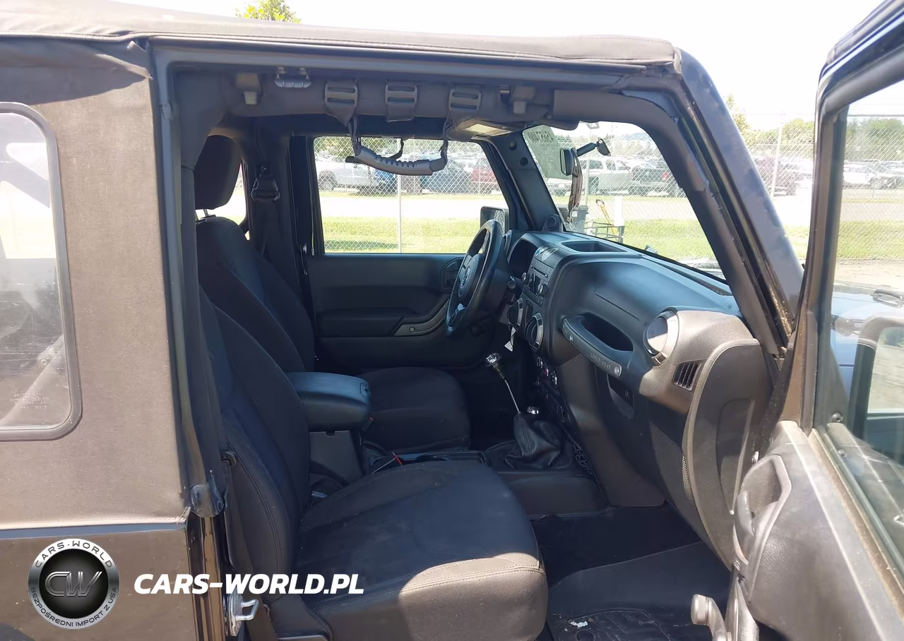 2014 Jeep Wrangler Sport VIN:1C4AJWAG0EL317699 - 5