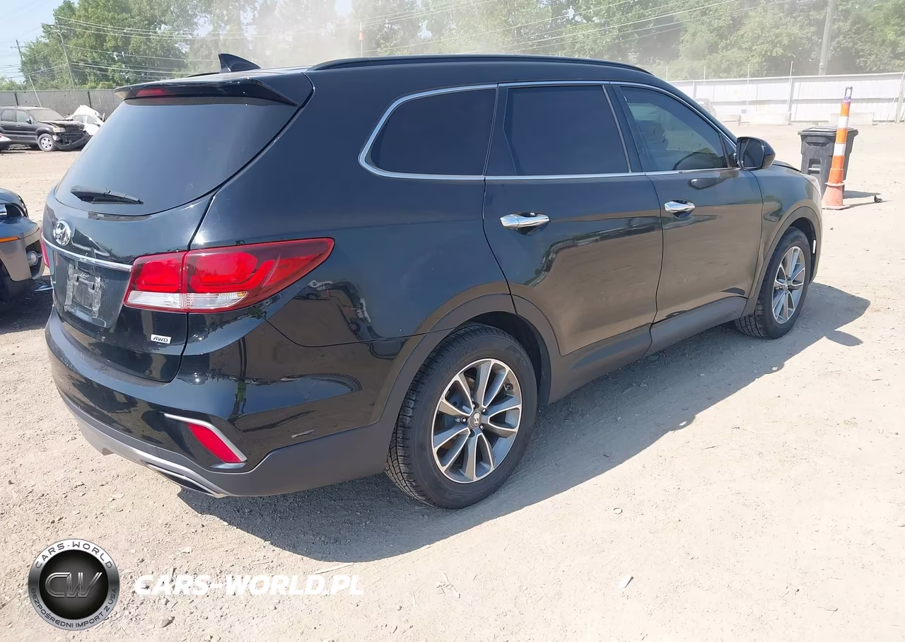 2017 Hyundai Santa Fe Se VIN:KM8SMDHF9HU220041 - 4