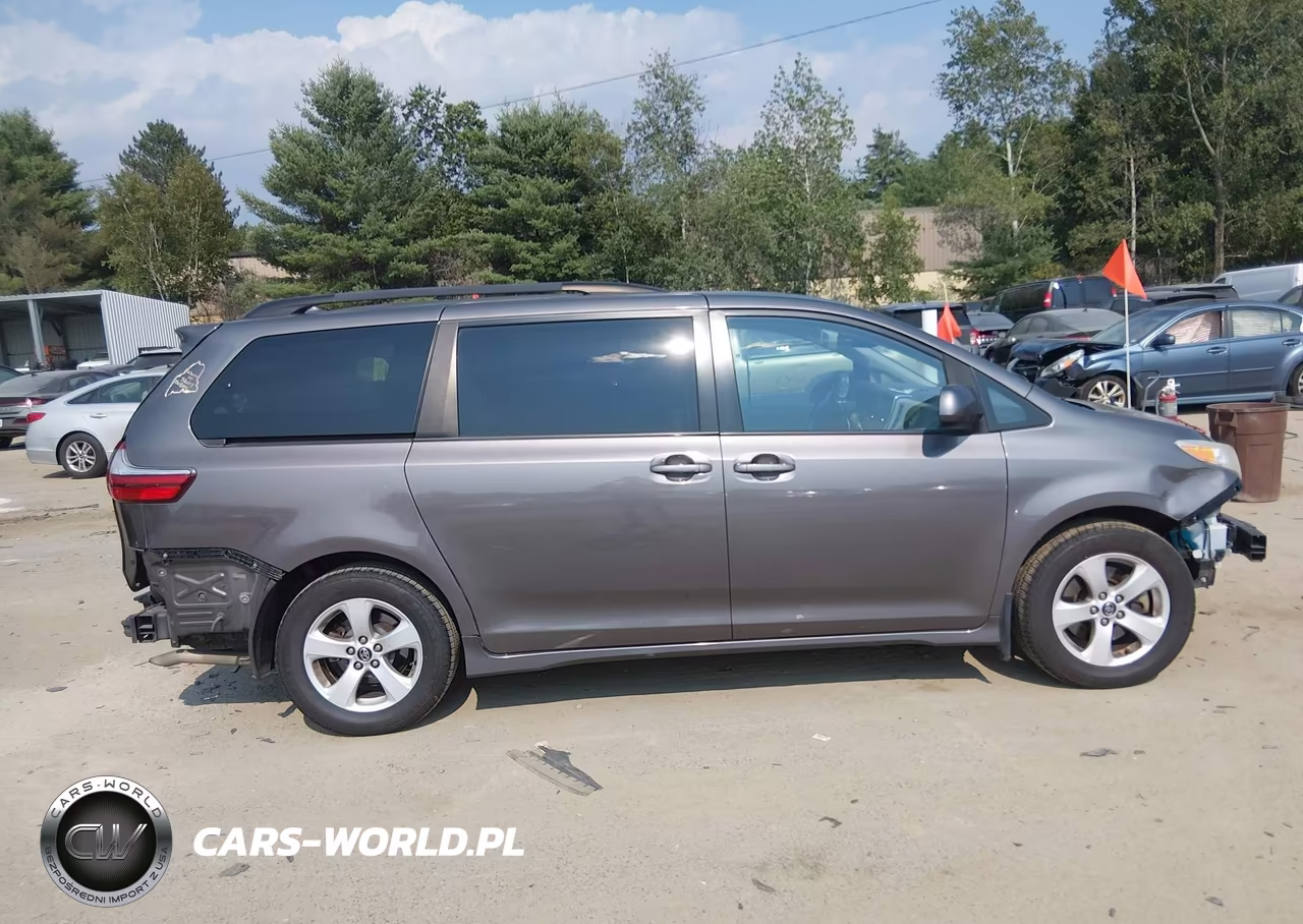 2019 Toyota Sienna Le 8 Passenger VIN:5TDKZ3DC8KS968948 - 14