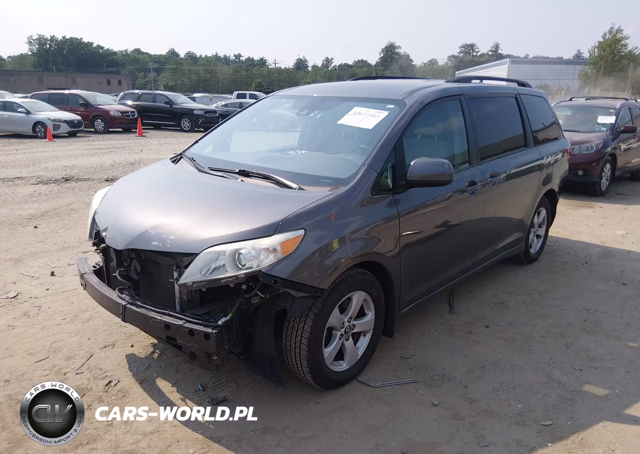 2019 Toyota Sienna Le 8 Passenger VIN:5TDKZ3DC8KS968948 - 2