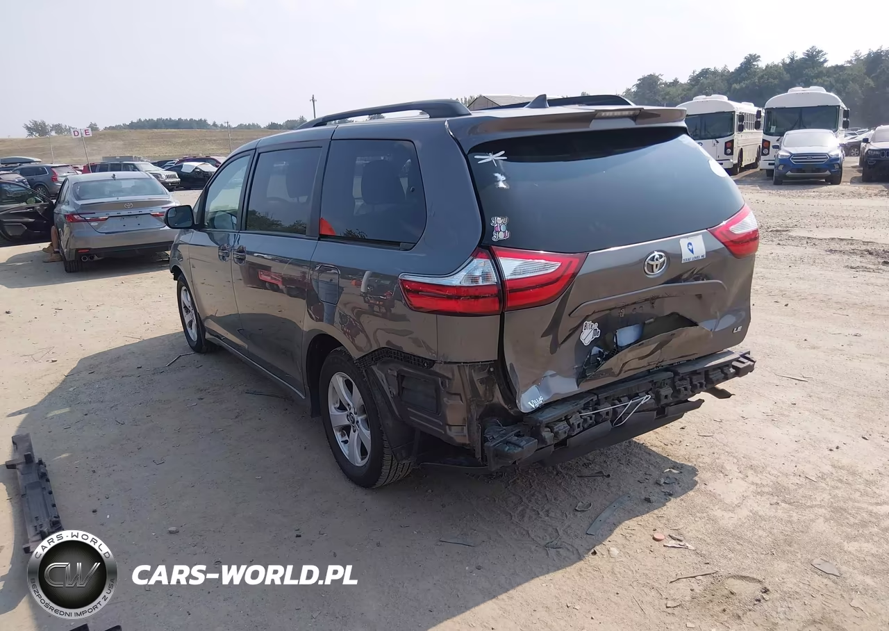 2019 Toyota Sienna Le 8 Passenger VIN:5TDKZ3DC8KS968948 - 3