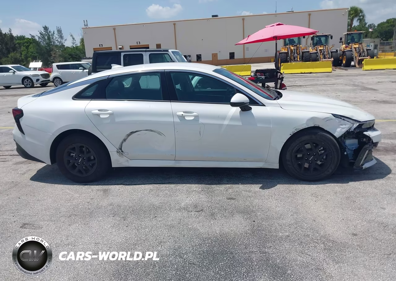 2026 Kia K5 Lxs Fwd VIN:KNAG24J79T5457633 - 13