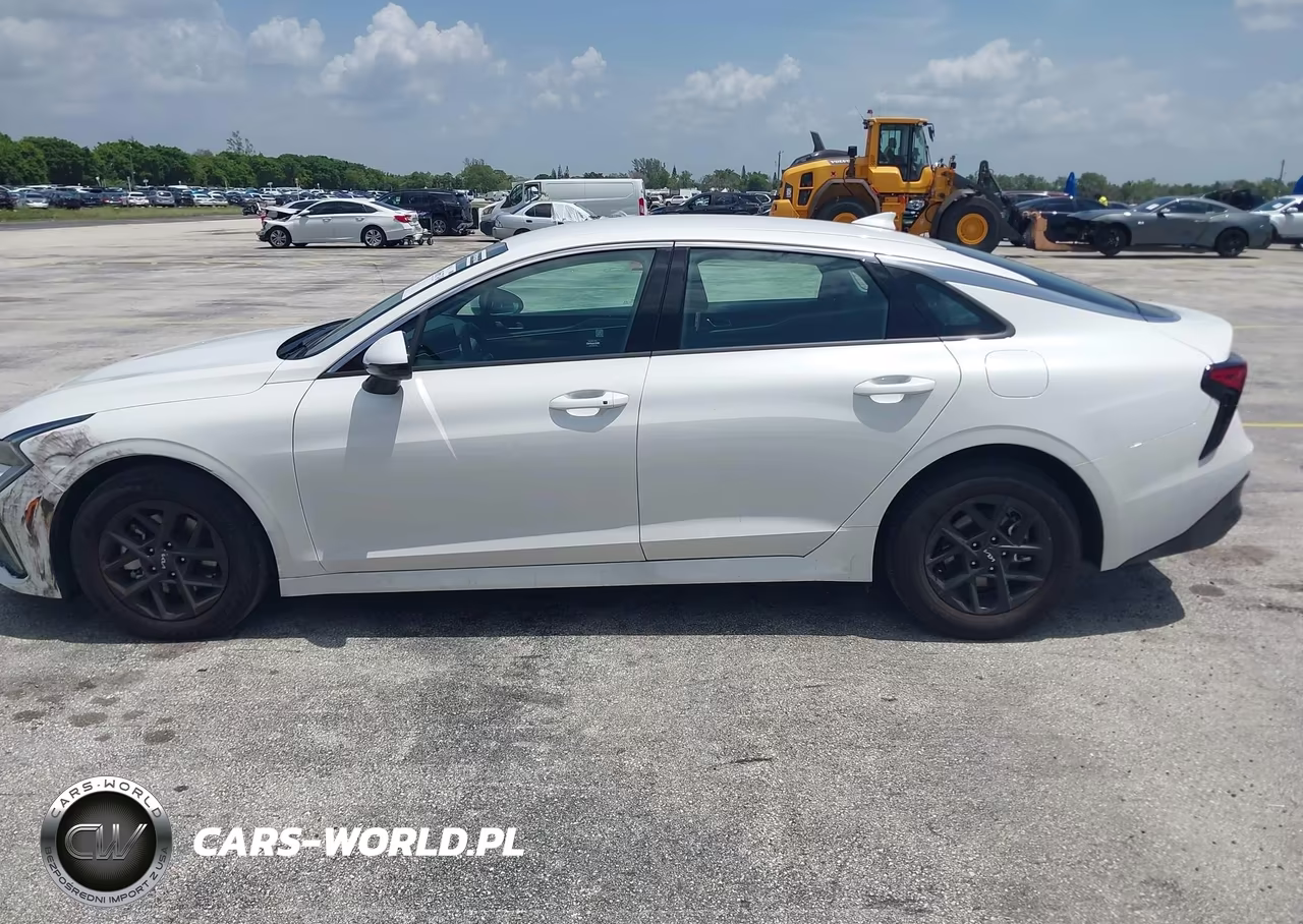 2026 Kia K5 Lxs Fwd VIN:KNAG24J79T5457633 - 14