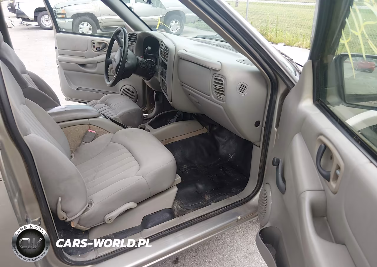 2003 Chevrolet S-10 VIN:1GCCS19X738289008 - 5