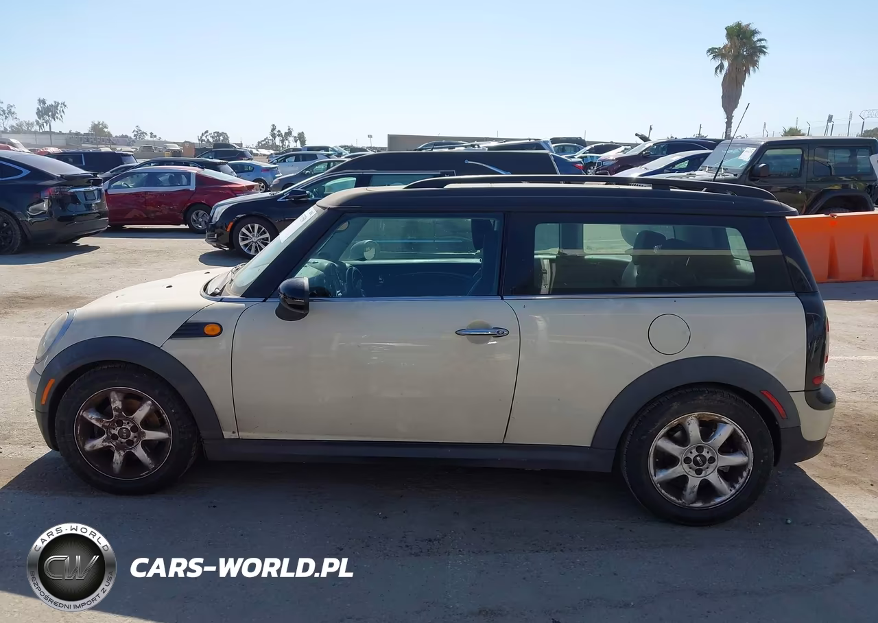 2010 Mini Cooper Clubman VIN:WMWML3C50ATX37889 - 14
