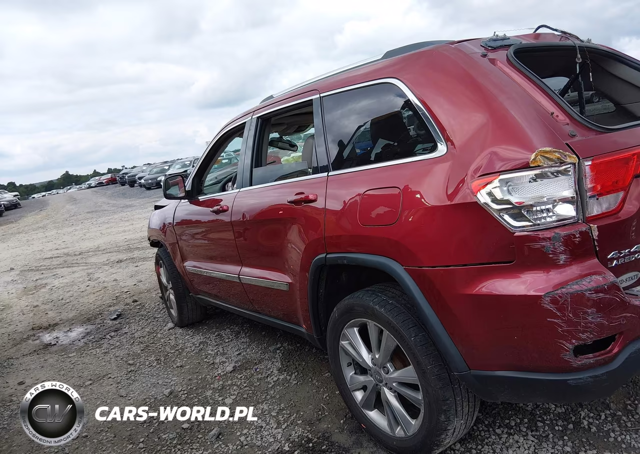 2013 Jeep Grand Cherokee Laredo VIN:1C4RJFAG6DC650247 - 14