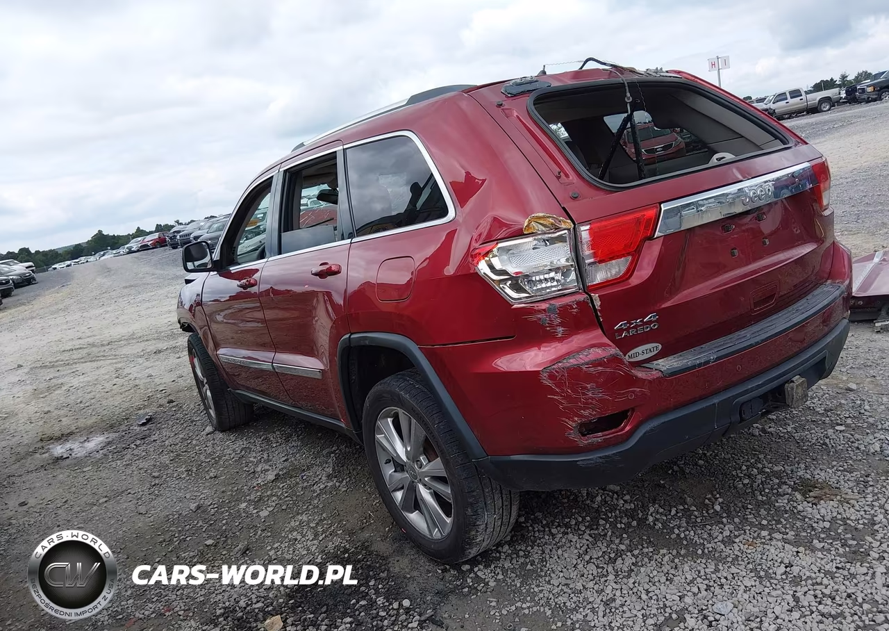 2013 Jeep Grand Cherokee Laredo VIN:1C4RJFAG6DC650247 - 3