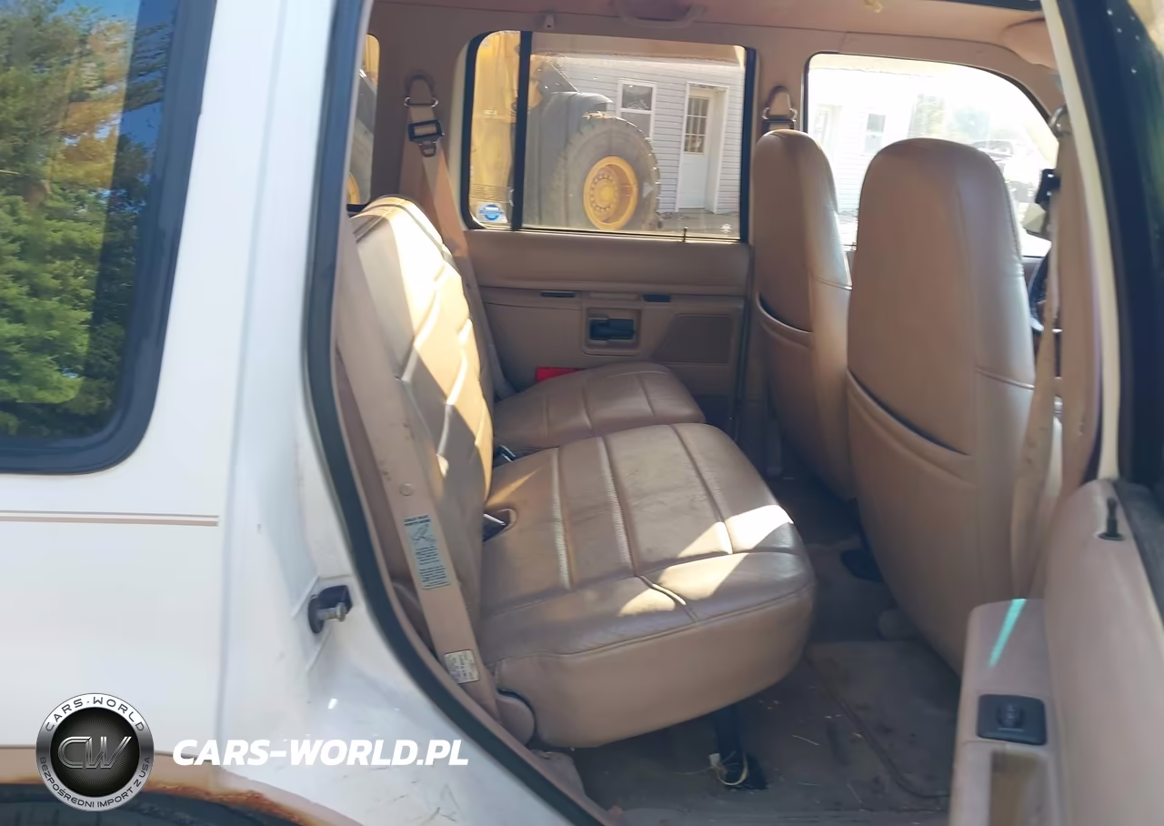 1992 Ford Bronco VIN:1FMDU34X8RUC33348 - 8