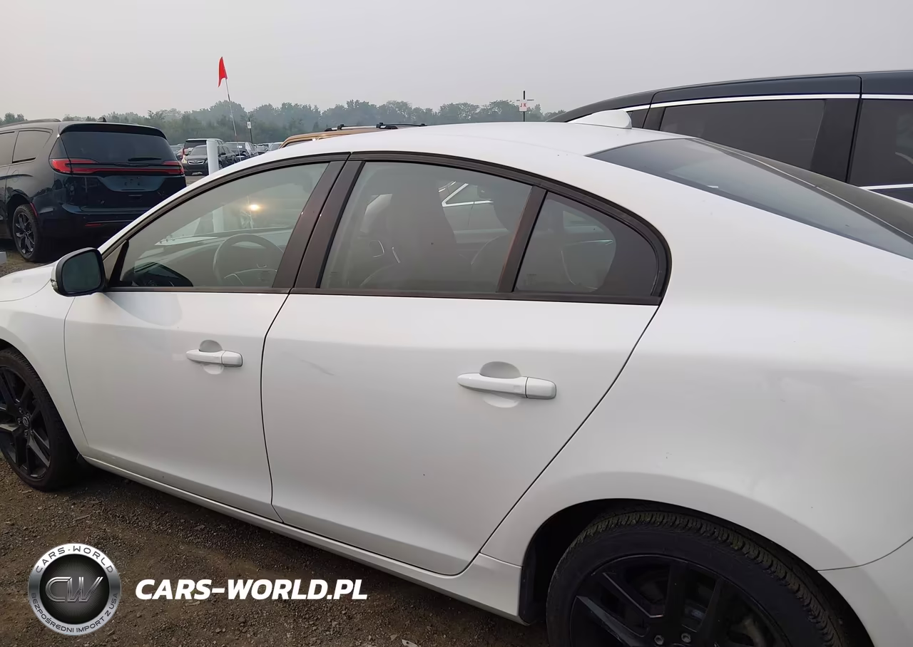 2017 Volvo S60 T5 Dynamic VIN:YV126MFLXH2439006 - 15