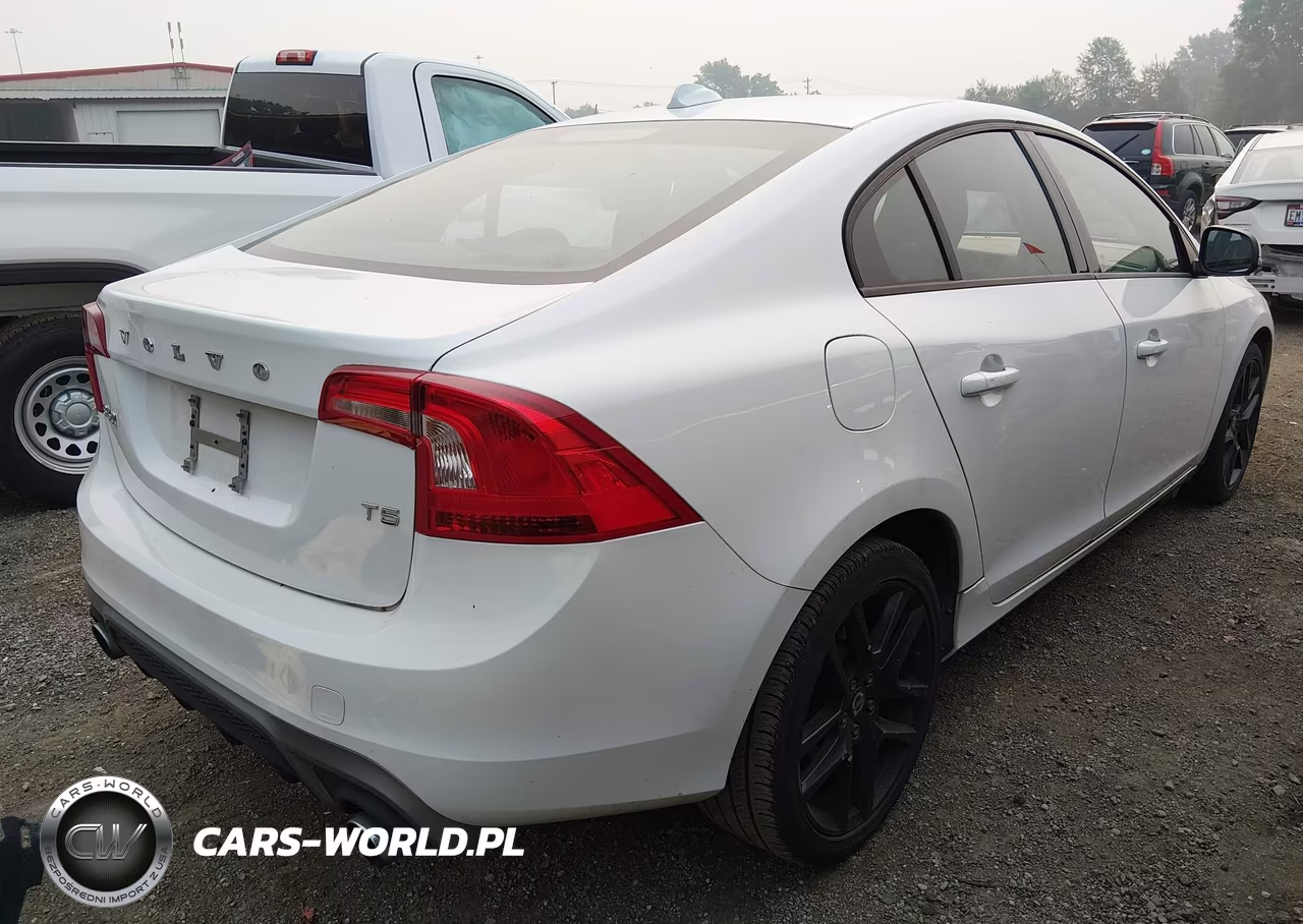 2017 Volvo S60 T5 Dynamic VIN:YV126MFLXH2439006 - 4