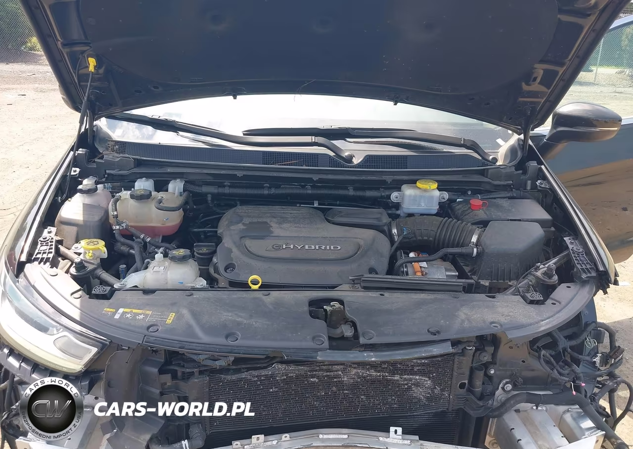 2023 Chrysler Pacifica Hybrid Touring L VIN:2C4RC1L72PR632107 - 10