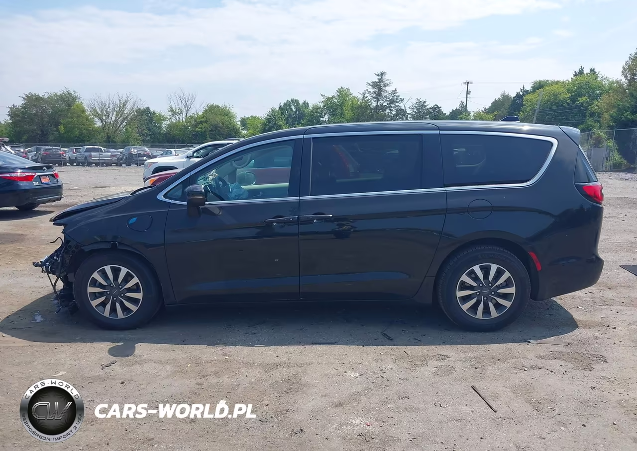 2023 Chrysler Pacifica Hybrid Touring L VIN:2C4RC1L72PR632107 - 14