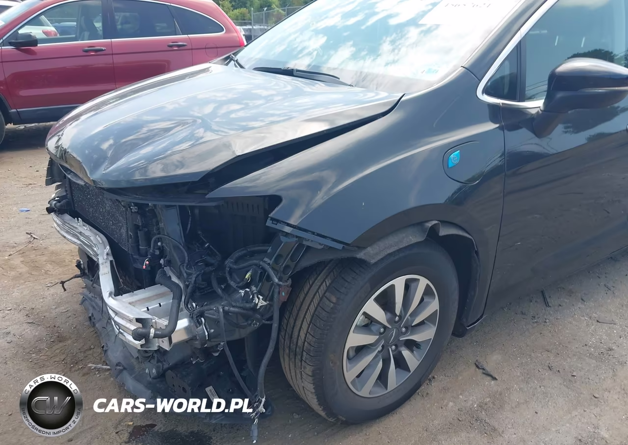 2023 Chrysler Pacifica Hybrid Touring L VIN:2C4RC1L72PR632107 - 6
