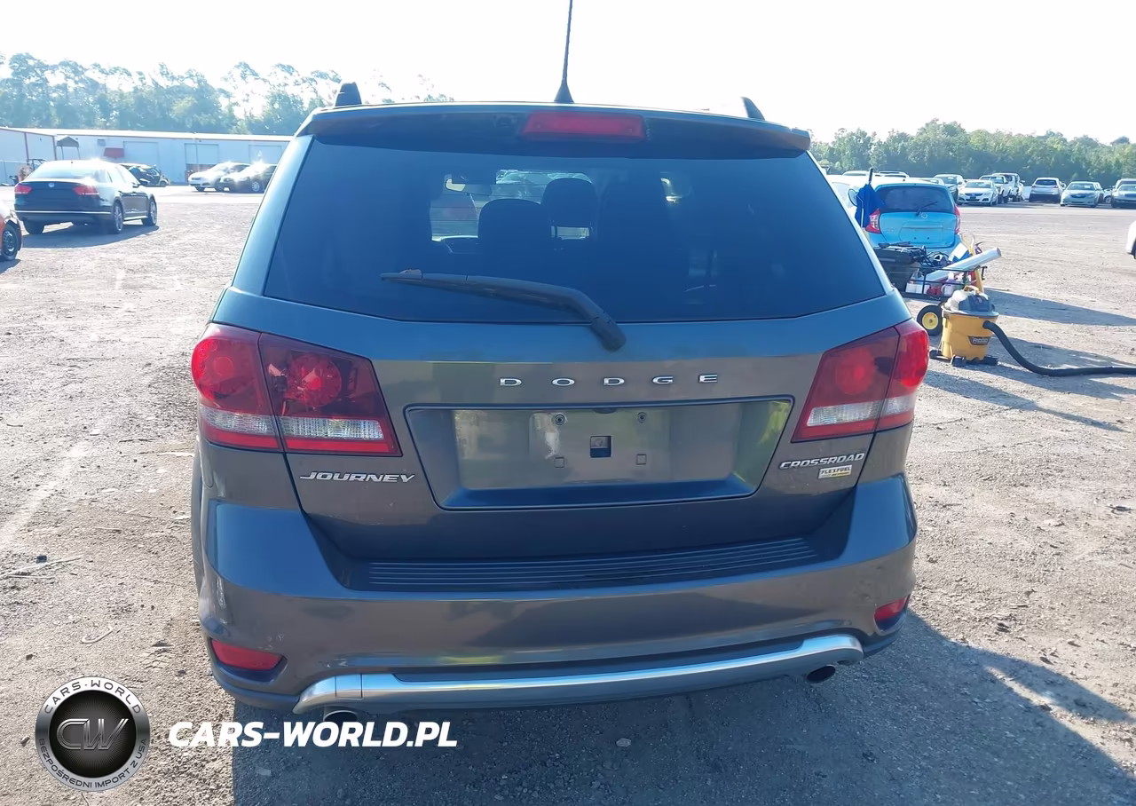 2018 Dodge Journey Crossroad VIN:3C4PDCGG2JT490145 - 16