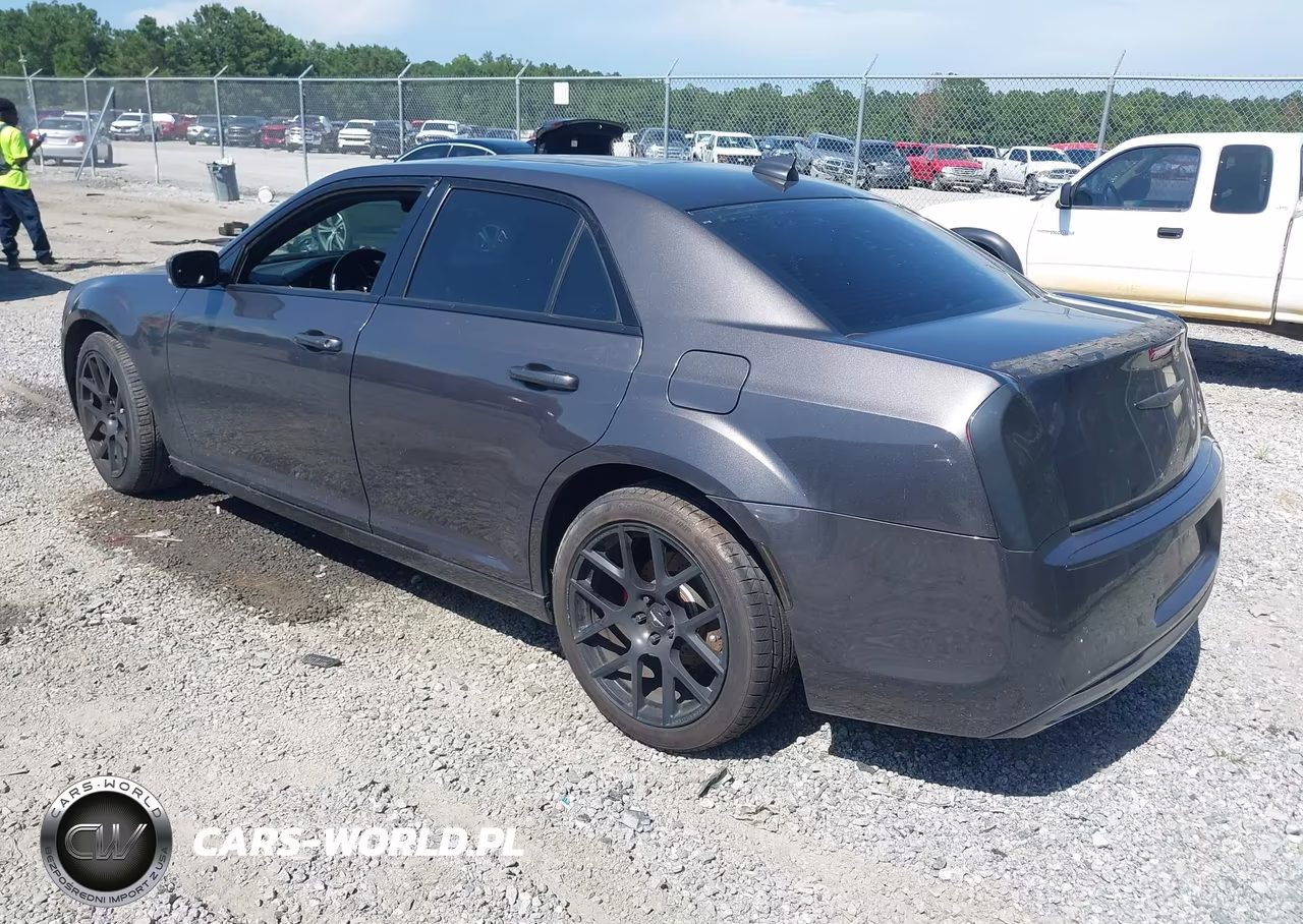2018 Chrysler 300 300S VIN:2C3CCABG2JH227745 - 3