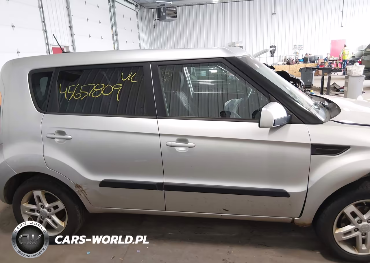 2011 Kia Soul + VIN:KNDJT2A27B7310373 - 13
